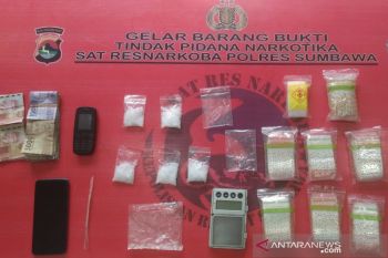 Satresnarkoba Polres Sumbawa sita setengah ons sabu dari terduga pengedar