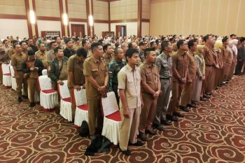 Sekda dan Stafsus Gubernur Kepri beda pandangan soal tenaga honorer
