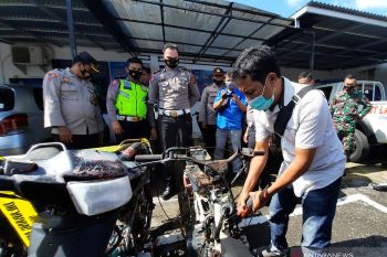 Polisi Pariaman musnahkan puluhan kendaraan bermotor hasil tilang yang tidak dijemput pemiliknya (Video)