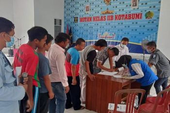 BNN gelar tes urine bagi pegawai rutan dan narapidana  Rutan Lampung Utara