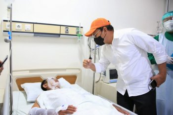 Wali Kota Makassar jenguk para korban bom Gereja Katedral di RS