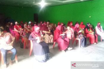 OJK Papua-Bank Wakaf Mikro gelar edukasi literasi keuangan