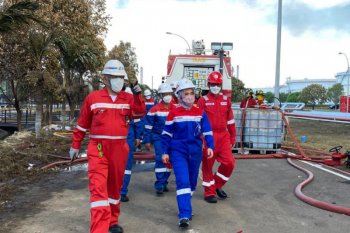 Pertamina sebut pemadaman api Kilang  Balongan menggunakan air laut