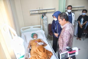 Danny-Fatma besuk korban teror bom Katedral
