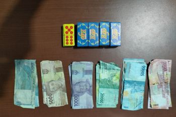 Asyik main judi domino, enam warga Jonggat diringkus polisi