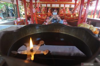 Sembahyang Peringati Dewi Kwan Im
