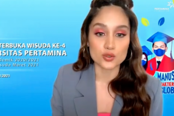 Cinta Laura ingatkan generasi muda tak bandingkan hidup dengan orang lain
