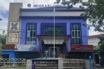 Berkas penyalagunaan dokumen imigrasi WN China diserahkan ke jaksa