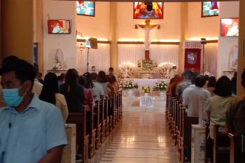 Misa Kamis Putih di Gereja Katedral Makassar berlangsung aman dan lancar