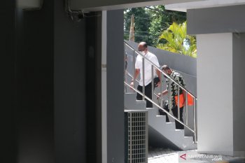 Mantan Kepala Distanbun NTB tersangka korupsi jagung diperiksa penyidik kejaksaan