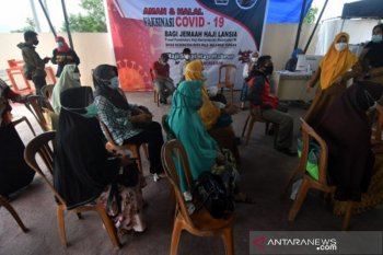 Vaksinasi jamaah calon haji Kota Palu