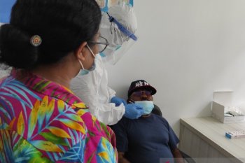 Gubernur Papua Lukas Enembe mengakui lewat "jalan tikus" ke Vanimo PNG