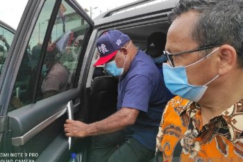 Jalan setapak Gubernur Lukas Enembe menuju Vanimo