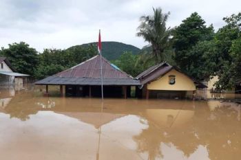 Banjir bandang, Kantor Polsek Monta Bima dan ribuan rumah tenggelam