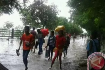 BMKG ingatkan masyarakat NTT waspadai banjir pesisir
