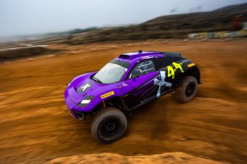 Loeb bawa tim X44 milik Hamilton  tercepat pada kualifikasi Extreme E