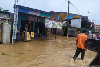 Dua meninggal, 27.808 jiwa terdampak banjir di Kabupaten Bima NTB