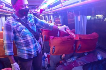 Perempuan asal Dompu meninggal di bus saat penyeberangan Kayangan-Poto Tano