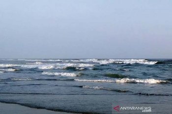 BMKG prakirakan tinggi gelombang Samudra Hindia selatan Jabar-DIY capai 6 meter