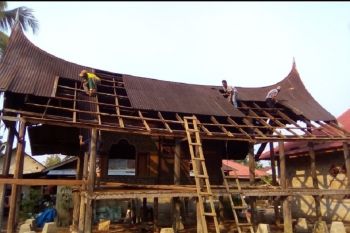 Pemkab Dharmasraya alokasi dana sebanyak ini di 2021, untuk merevitalisasi 15 unit rumah gadang