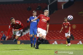 Manchester United tundukkan Brighton 2-1