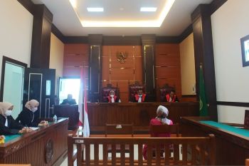 Korupsi dana koperasi jasa keuangan syariah, terdakwa jalani sidang perdana
