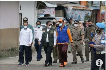 Berita pekan ini, Bupati Pesisir Barat ajak masyarakat bersih-bersih pantai