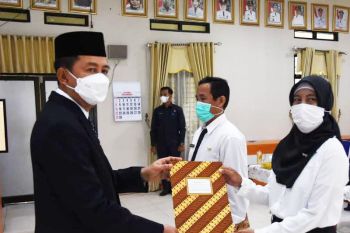 Bupati Barut lantik pejabat fungsional pengawas dan PPPK