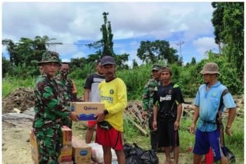 Kodim Jayapura salurkan bantuan sembako untuk warga terdampak banjir Arso