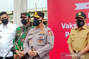 Kapolri dan Panglima TNI  pantau pelayanan vaksinasi COVID-19 di Medan