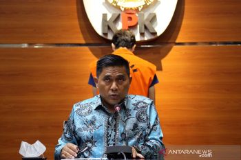 KPK  kesulitan  menangkap buronan korupsi sembunyi di Singapura