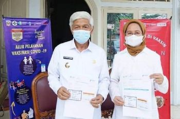 Untuk ini, para lansia diajak Wabup Dharmasraya