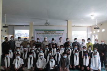 Lepas 35 Dai Pengabdian, Dewan Dakwah bagikan 1.000 Alquran dan Iqro