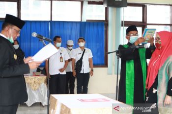 Emirda Ziswati dilantik sebagai Pj Sekretaris Kabupaten Pesisir Selatan