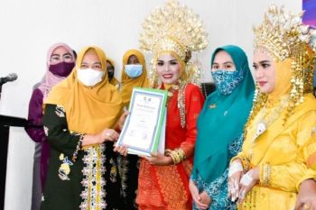 Peringati Hari Kartini, PKK Kampar gelar lomba rias pengantin dan hafalan surat pendek, ini pemenangnya