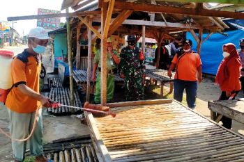 Kodim 0429/Lamtim semprotkan disinfektan fasum dan operasi yustisi Prokes