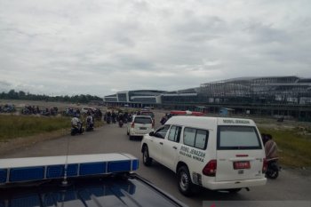 Jenazah dua orang guru korban penembakan KKB dievakuasi ke Timika