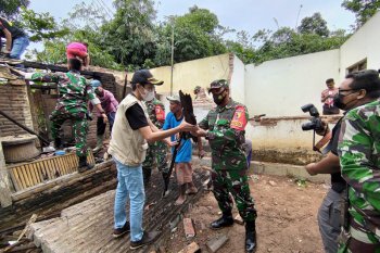 Bangunan rusak terdampak gempa  di Trenggalek terus bertambah