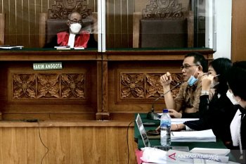 Permintaan Jumhur untuk kembalikan laptop anaknya dikabulkan majelis hakim