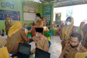 Ribuan guru di OKU mulai divaksin