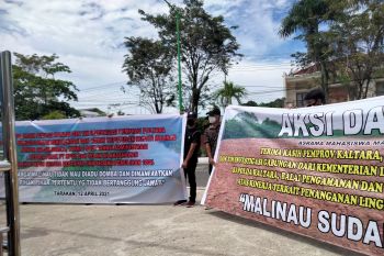 Dua kelompok mahasiswa demo terkait pencemaran sungai di Malinau