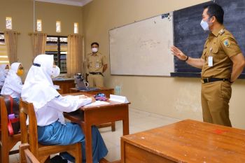 Guru di Kudus wajib vaksin untuk belajar tatap muka