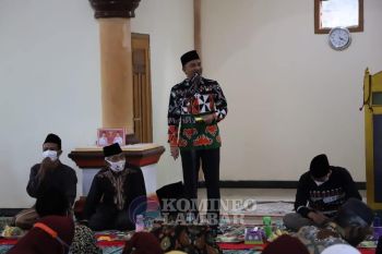 Bupati Lampung Barat ingatkan masyarakat terapkan prokes saat Shalat Tarawih