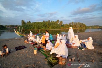 Tradisi Menilik Bulan Syattariyah
