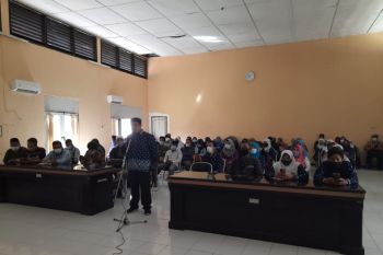 Tak kunjung terealisasi soal insentif, guru PAUD di Lotim tagih janji bupati