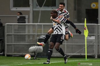 Paul Pogba: Fernandes bisa melakukan segalanya, kecuali bertahan