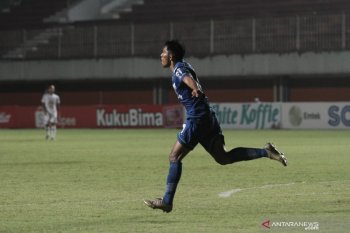 Ezra Walian dan Wander Luiz belum tentu diturunkan pelatih