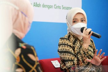 Update kondisi "Ibu Cinta" Atalia, Ridwan Kamil tulis pesan di cermin pakai gincu
