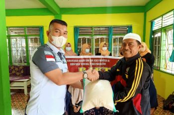 Lapas Suliki berikan bantuan makanan pokok bagi panti asuhan