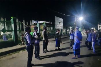 Pastikan aman dan kondusif, Polsek Alas lakukan pengamanan Salat Tarawih